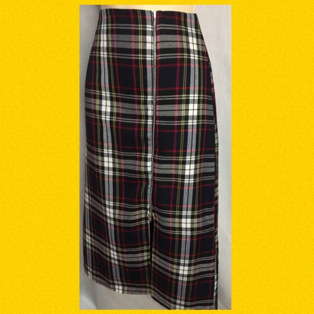 *Nobody’s Child* Size 8. Full front zipper detail in tartan. Calf length skirt. - Picture 2 of 9